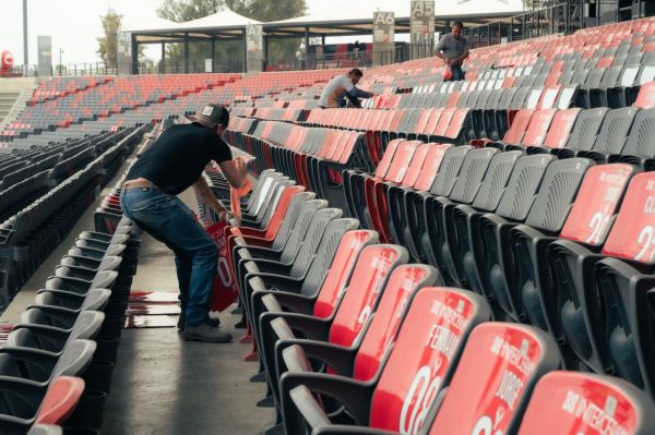 Fournitures de conciergerie et consignes pour évènements sportifs : à qui faire appel ?